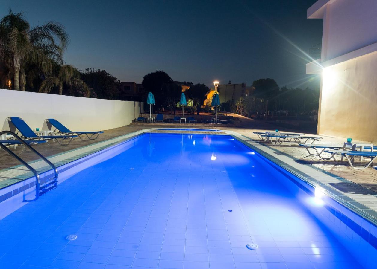 Amaryllis Front Beach Hotel ลาร์ดอส ภายนอก รูปภาพ