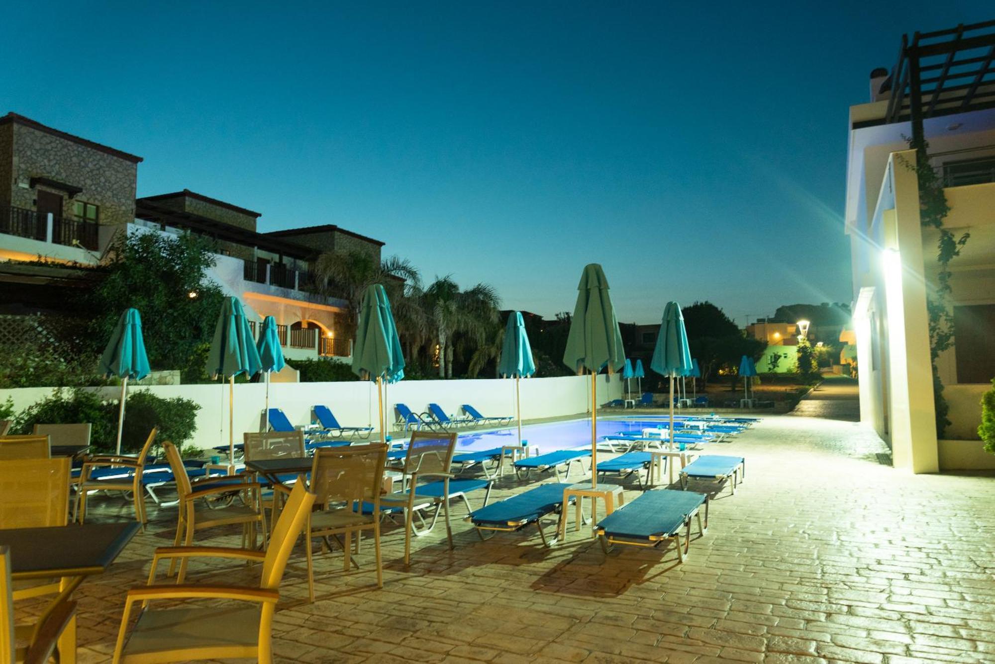 Amaryllis Front Beach Hotel ลาร์ดอส ภายนอก รูปภาพ