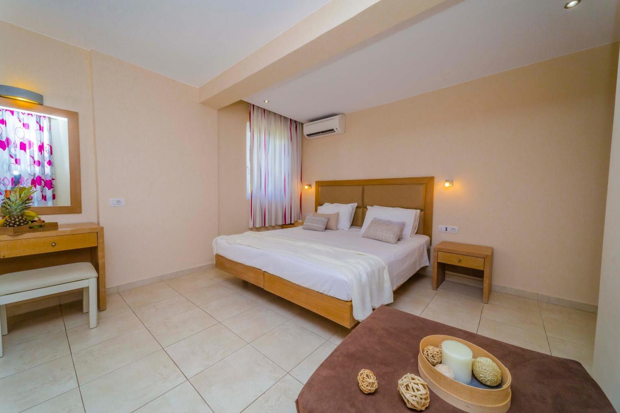 Amaryllis Front Beach Hotel ลาร์ดอส ภายนอก รูปภาพ