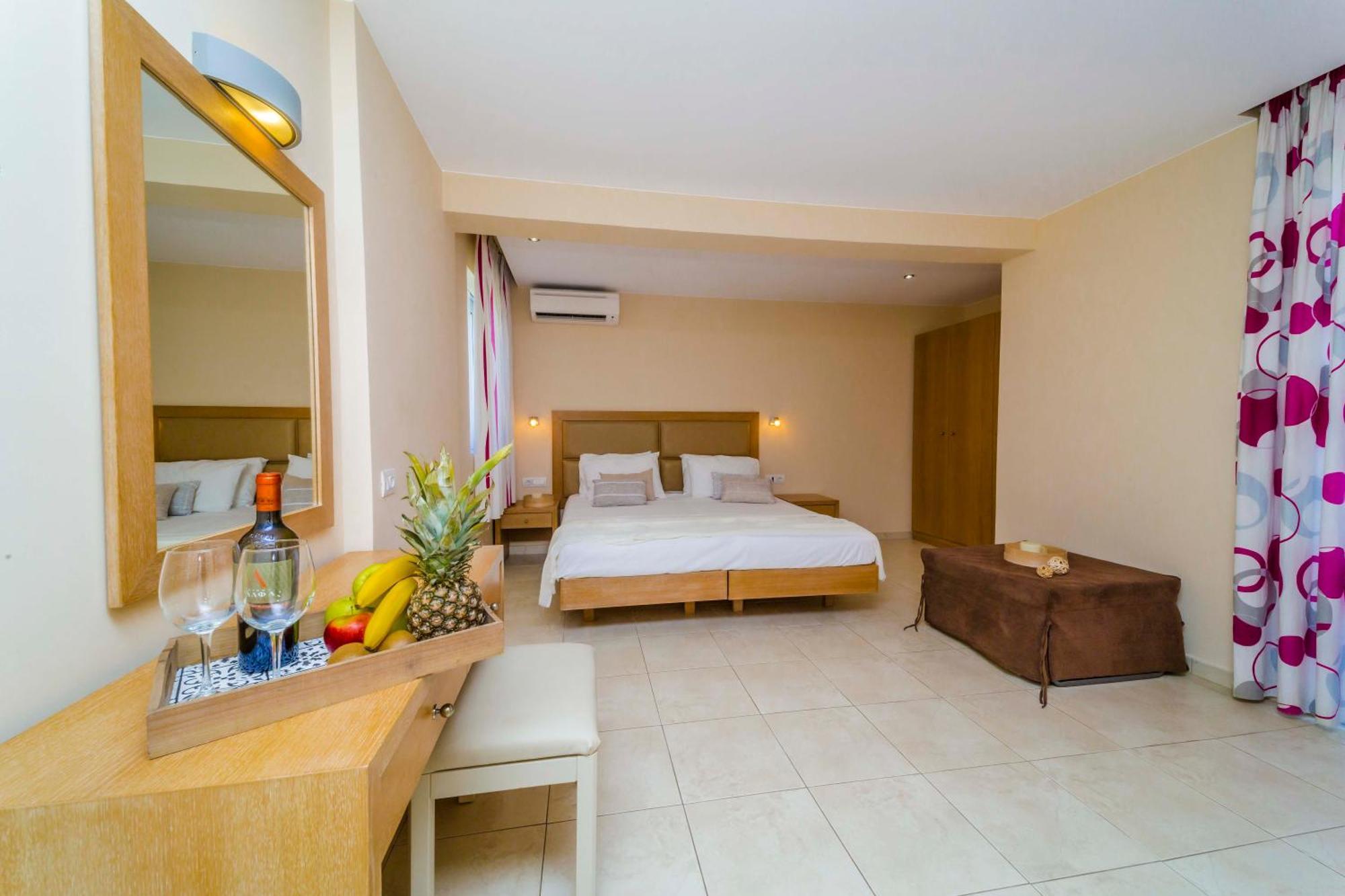 Amaryllis Front Beach Hotel ลาร์ดอส ภายนอก รูปภาพ