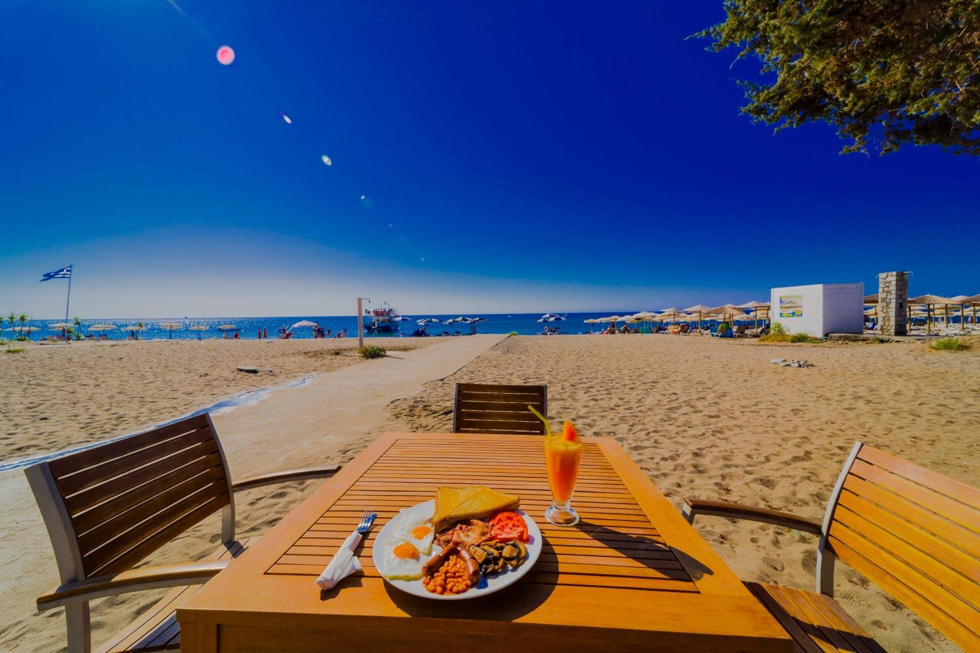 Amaryllis Front Beach Hotel ลาร์ดอส ภายนอก รูปภาพ