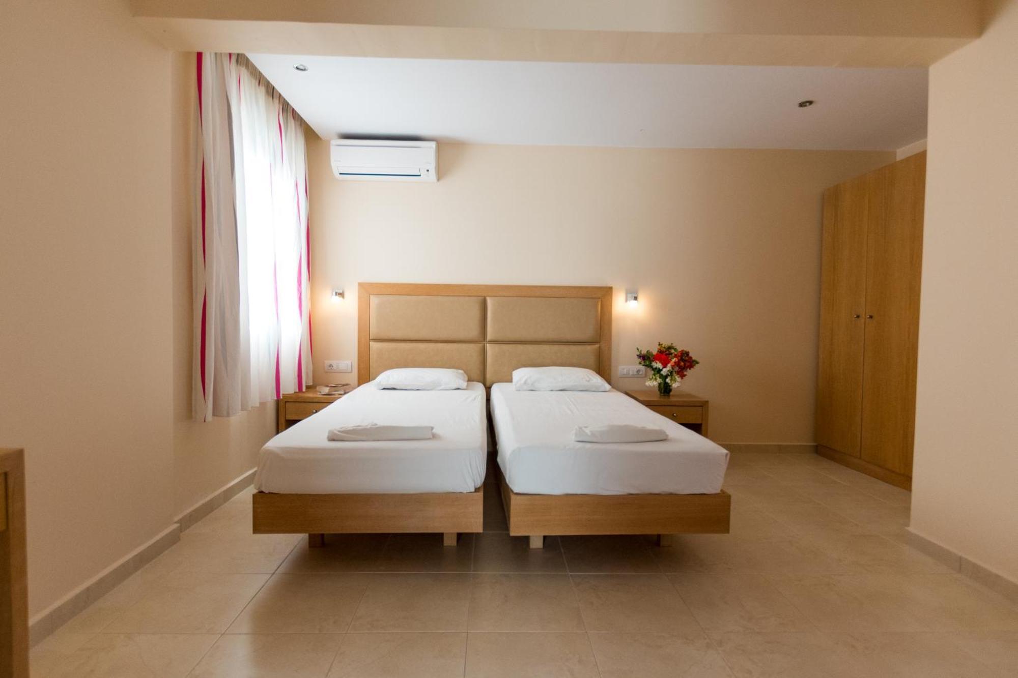 Amaryllis Front Beach Hotel ลาร์ดอส ภายนอก รูปภาพ