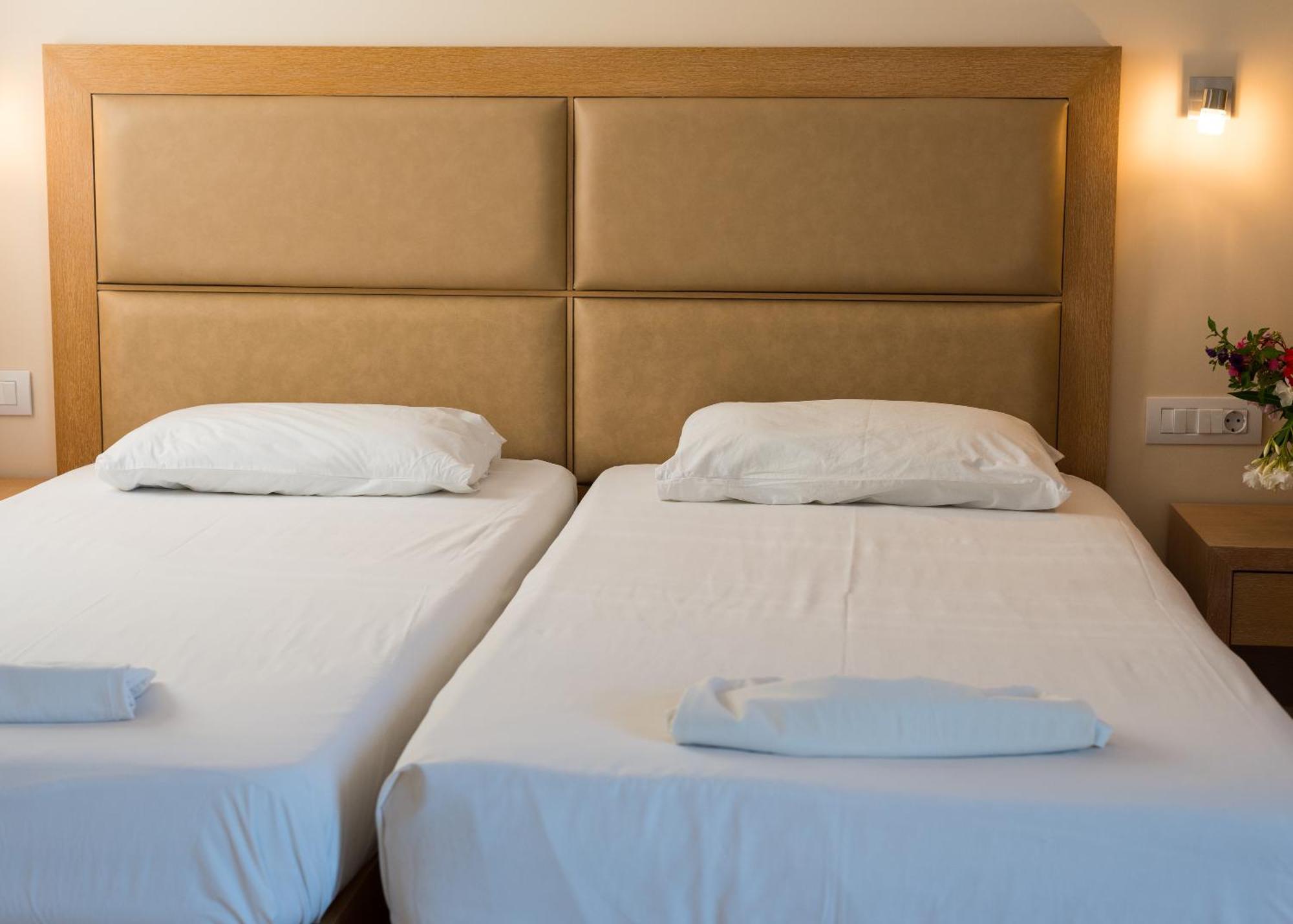 Amaryllis Front Beach Hotel ลาร์ดอส ภายนอก รูปภาพ